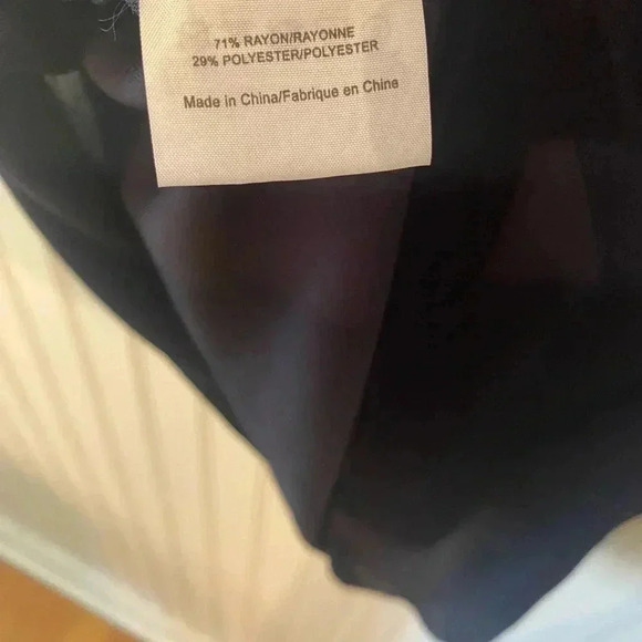 Like new Tory Burch sleeveless blouse - Picture 5 of 6